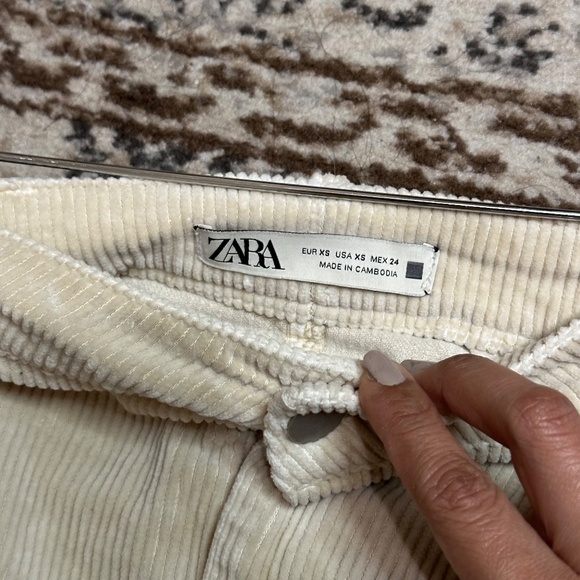Zara Front Slip Corduroy Midi Skirt in Cream Color Size XS - Picture 3 of 8